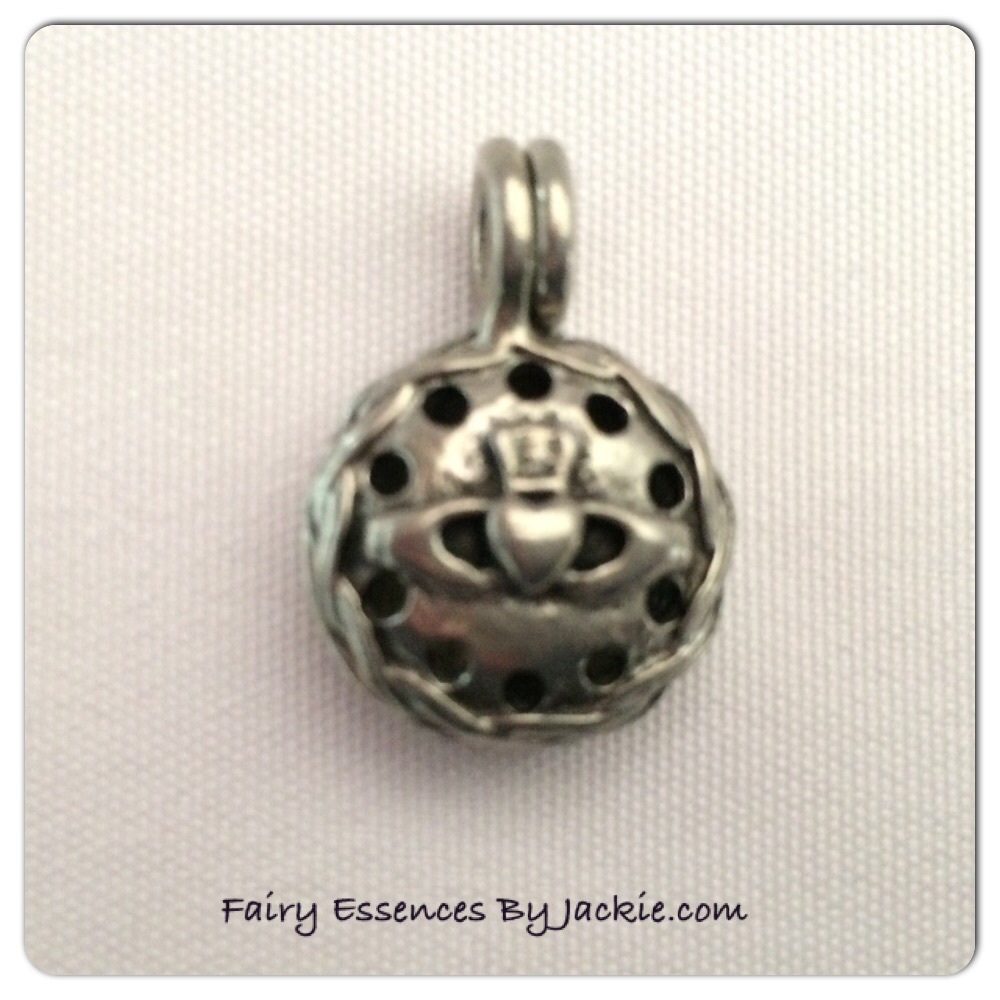 Claddagh Diffuser Necklace - Picture 2 of 4